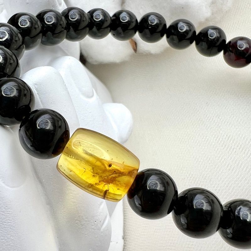 Браслет "Шар" янтарь,инклюз