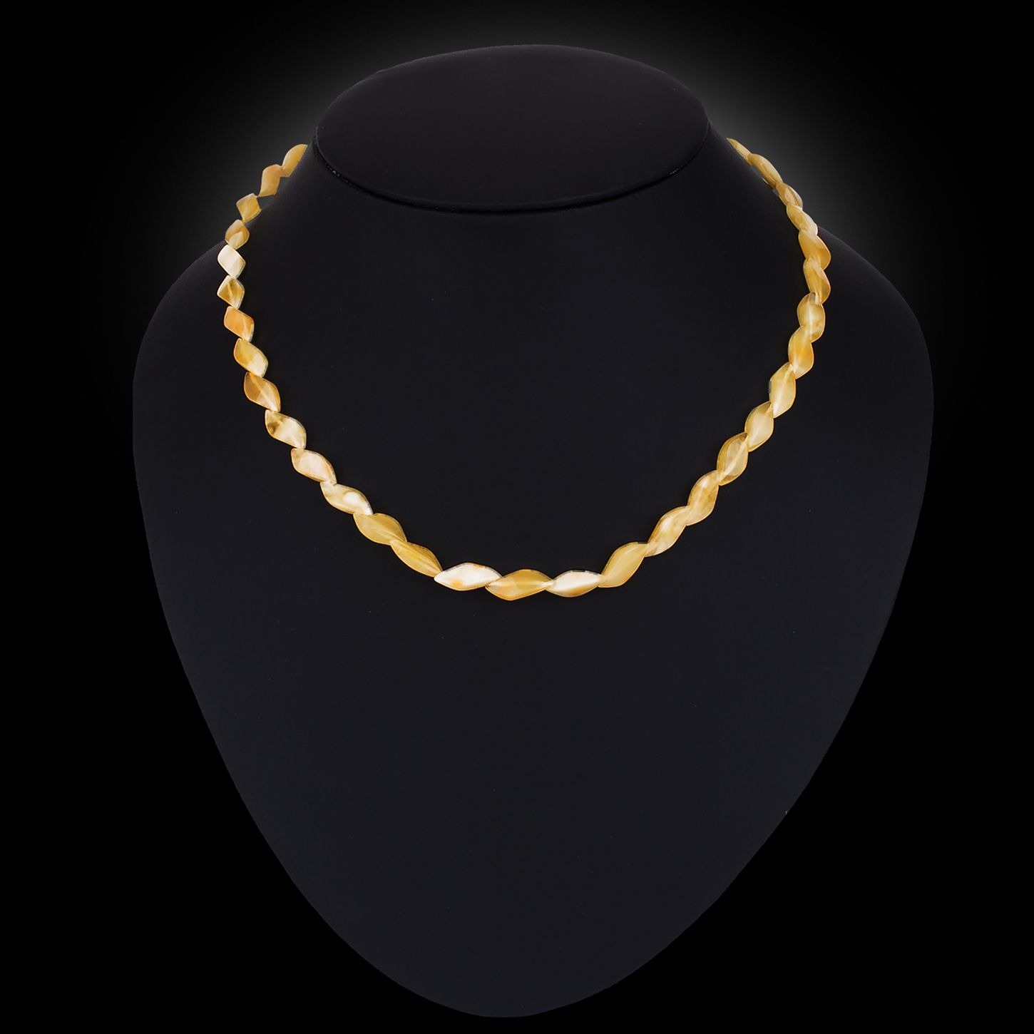 Бусы "Змейка" из янтаря