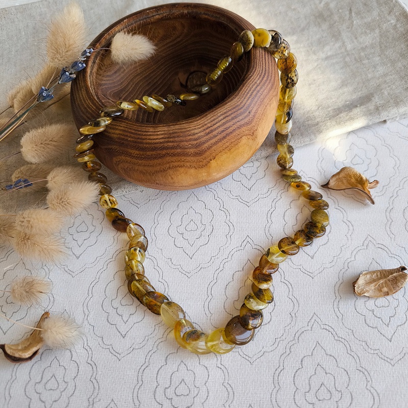 Бусы "Змейка" из янтаря