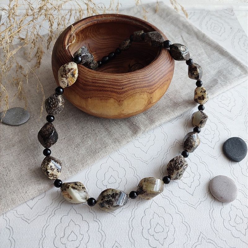 Бусы "Елена" из янтаря