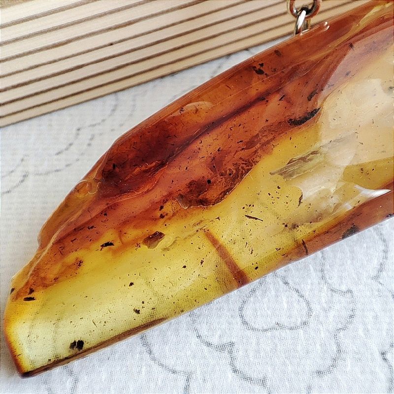 Колье "Пластина" Янтарь