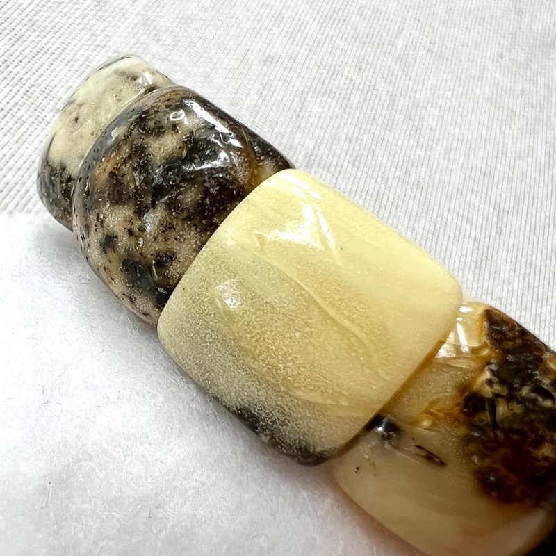 Браслет пласт. янтарь 3051109515-4