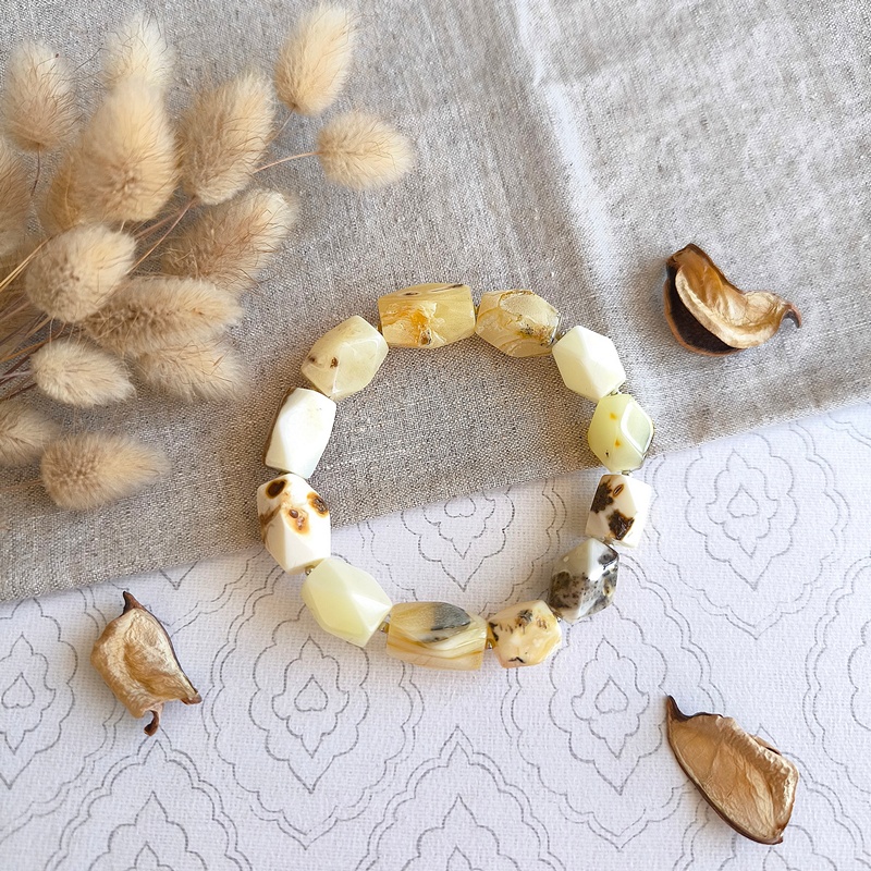 Браслет "Конфетка" янтарь