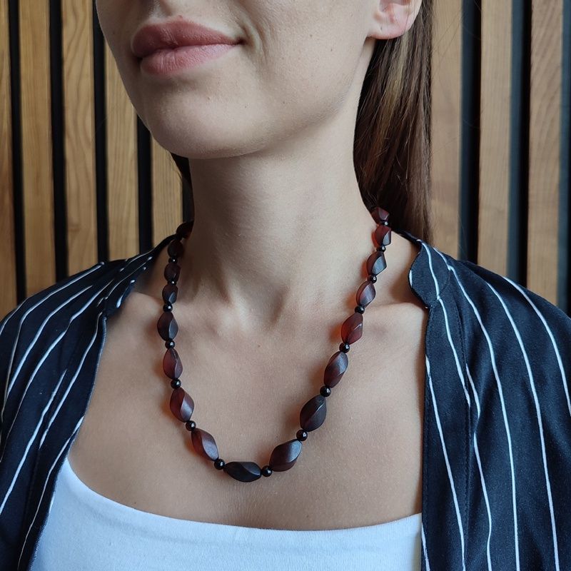 Бусы "Елена" из янтаря