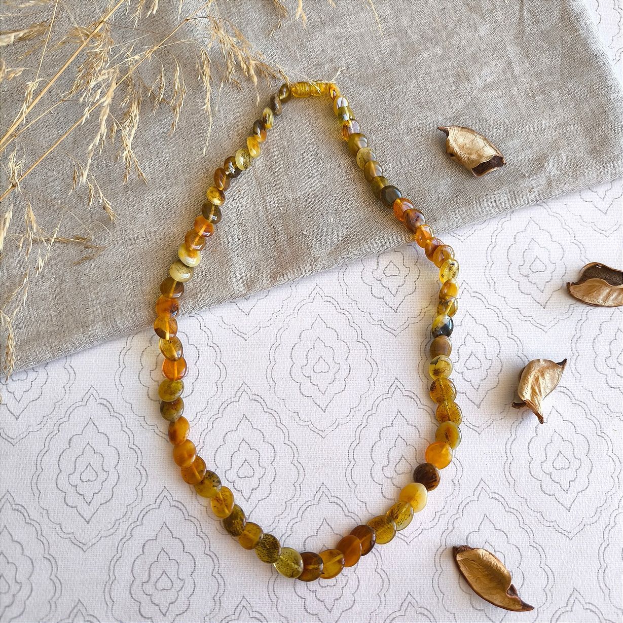 Бусы "Змейка" из янтаря