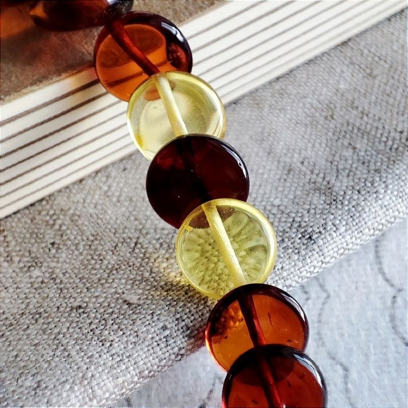 Бусы "Змейка" из янтаря