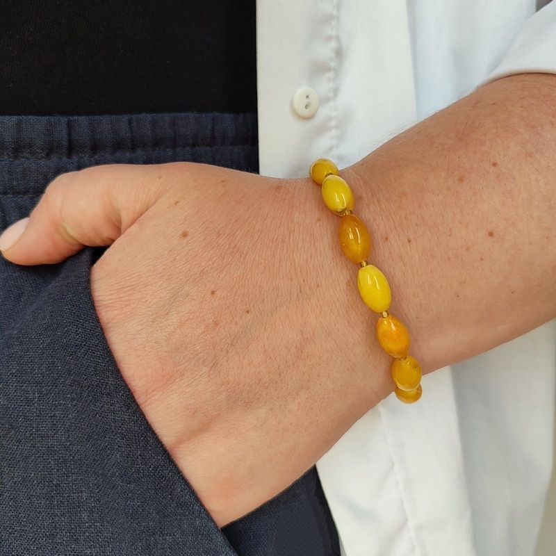 Браслет "Оливка" янтарь