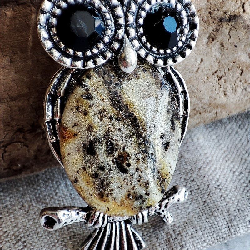 Брошь "Сова Б" янтарь