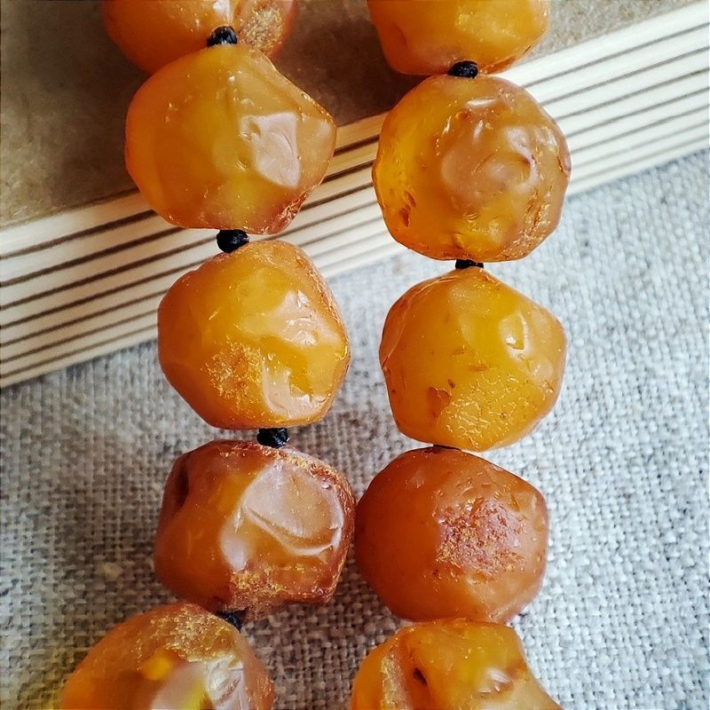 Бусы "Кусанка" из янтаря