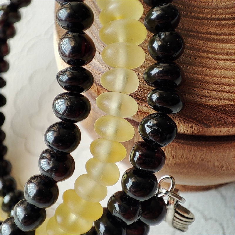 Браслет на струне янтарь 3401204039 (2)