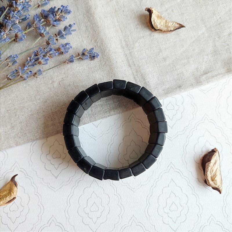 Браслет Муж. янтарь 3111119482 (1)