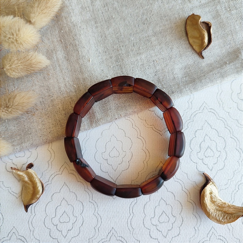 Браслет пласт. янтарь 3101119518 (1)