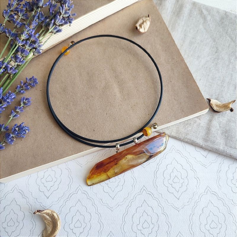 Колье "Пластина" Янтарь