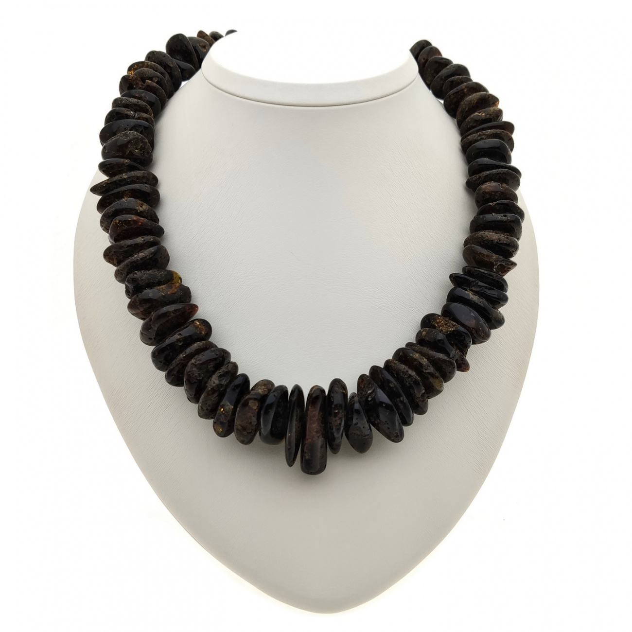 Бусы "Галька" из янтаря