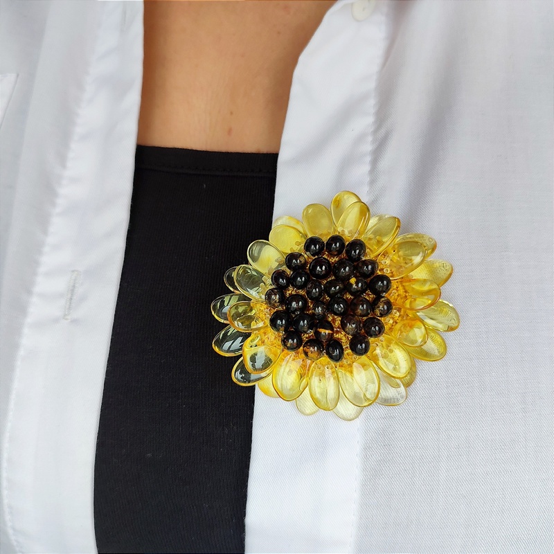 Брошь "Подсолнух" янтарь