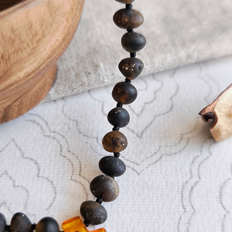 Бусы детские из янтаря