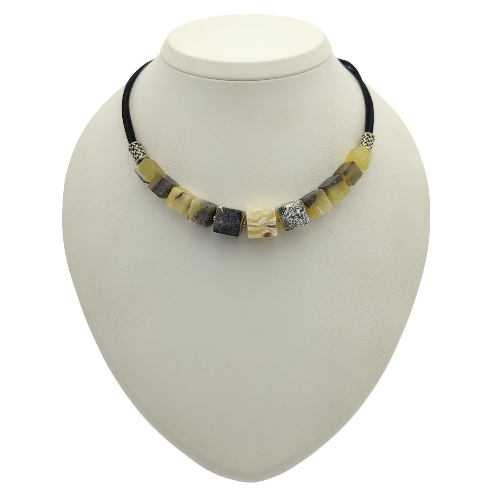 Колье "Куб" из янтаря