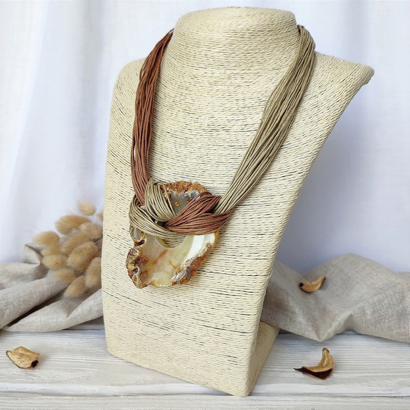 Колье авторское Янтарь а7501300004