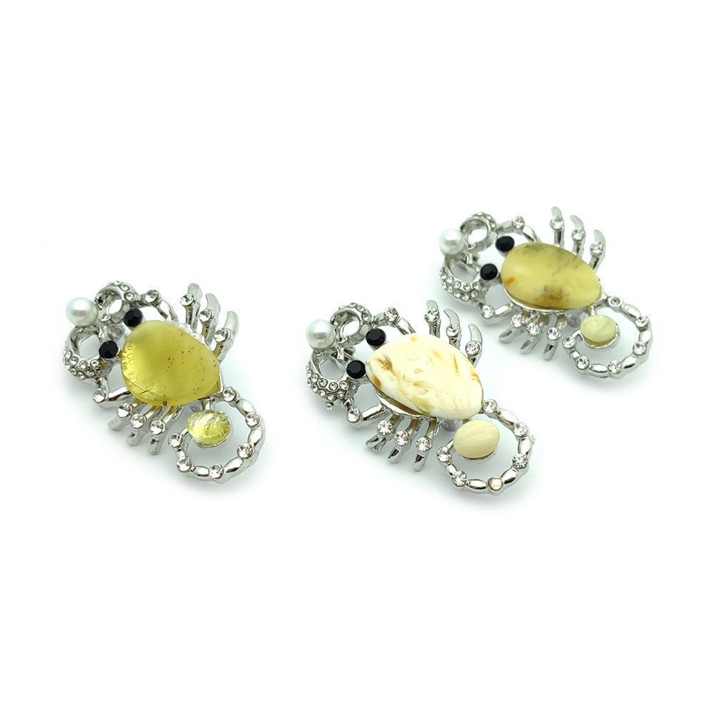 Брошь "Скорпион" янтарь