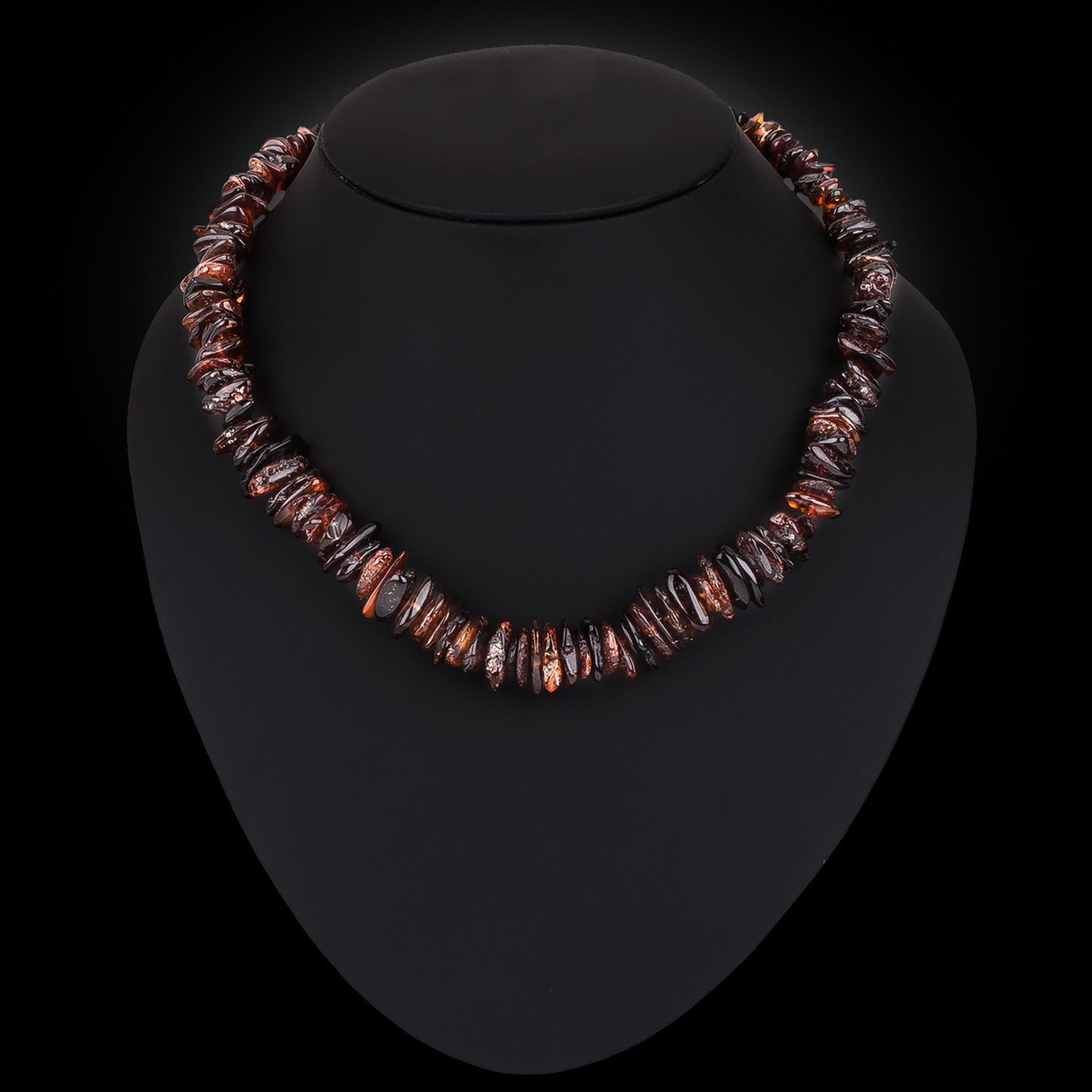 Бусы "Галька" из янтаря