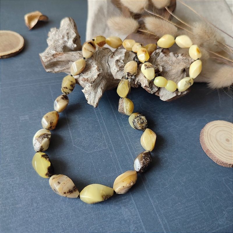 Бусы "Елена" из янтаря