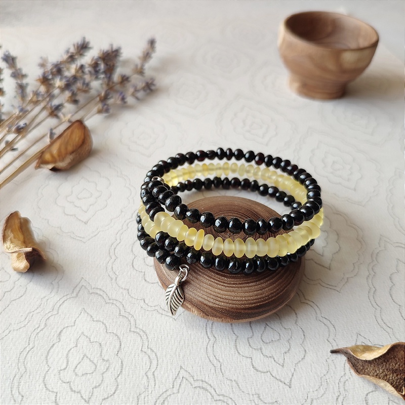 Браслет на струне янтарь 3401204039 (4)