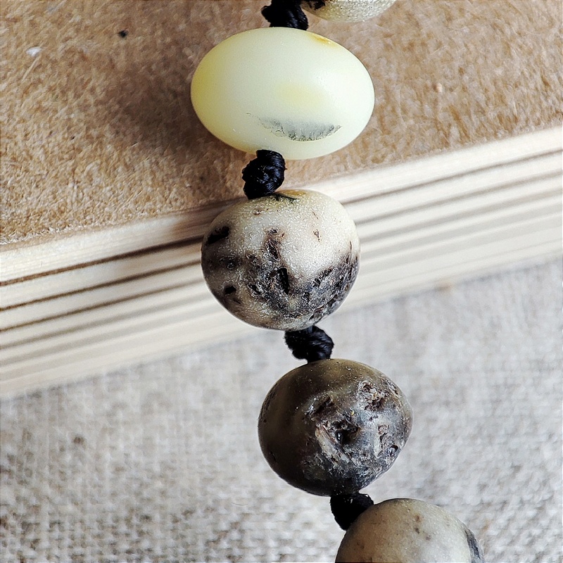 Бусы детские из янтаря