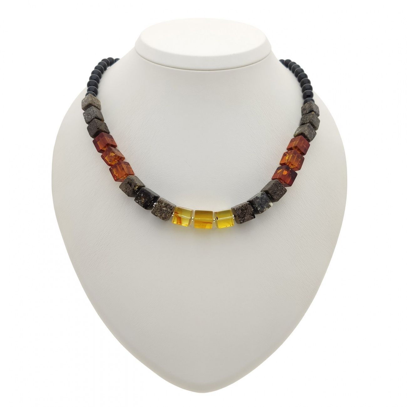 Бусы "Шар" из янтаря