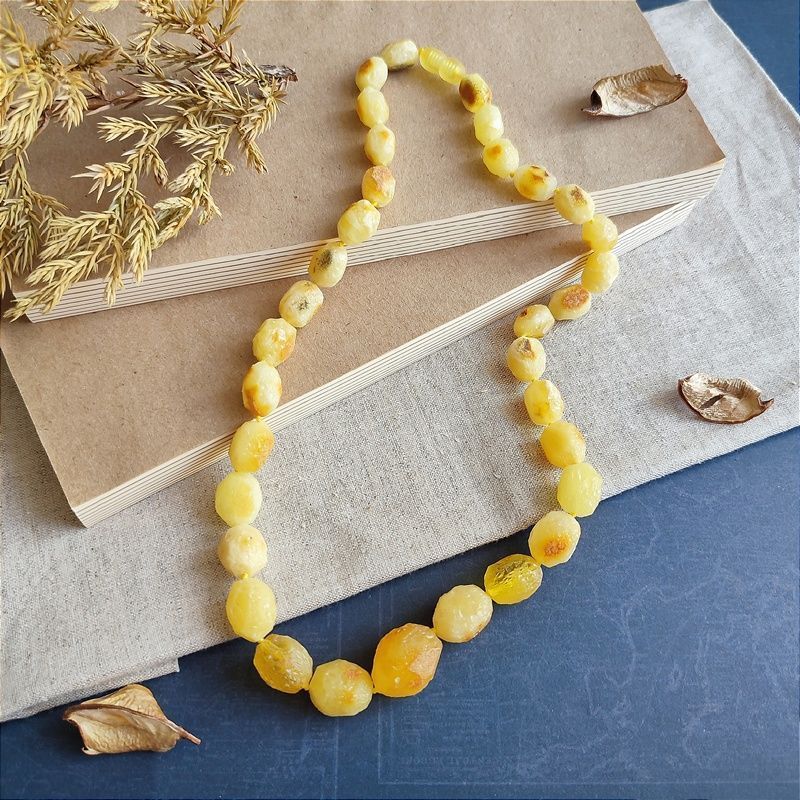 Бусы "Кусанка-оливка" янтарь