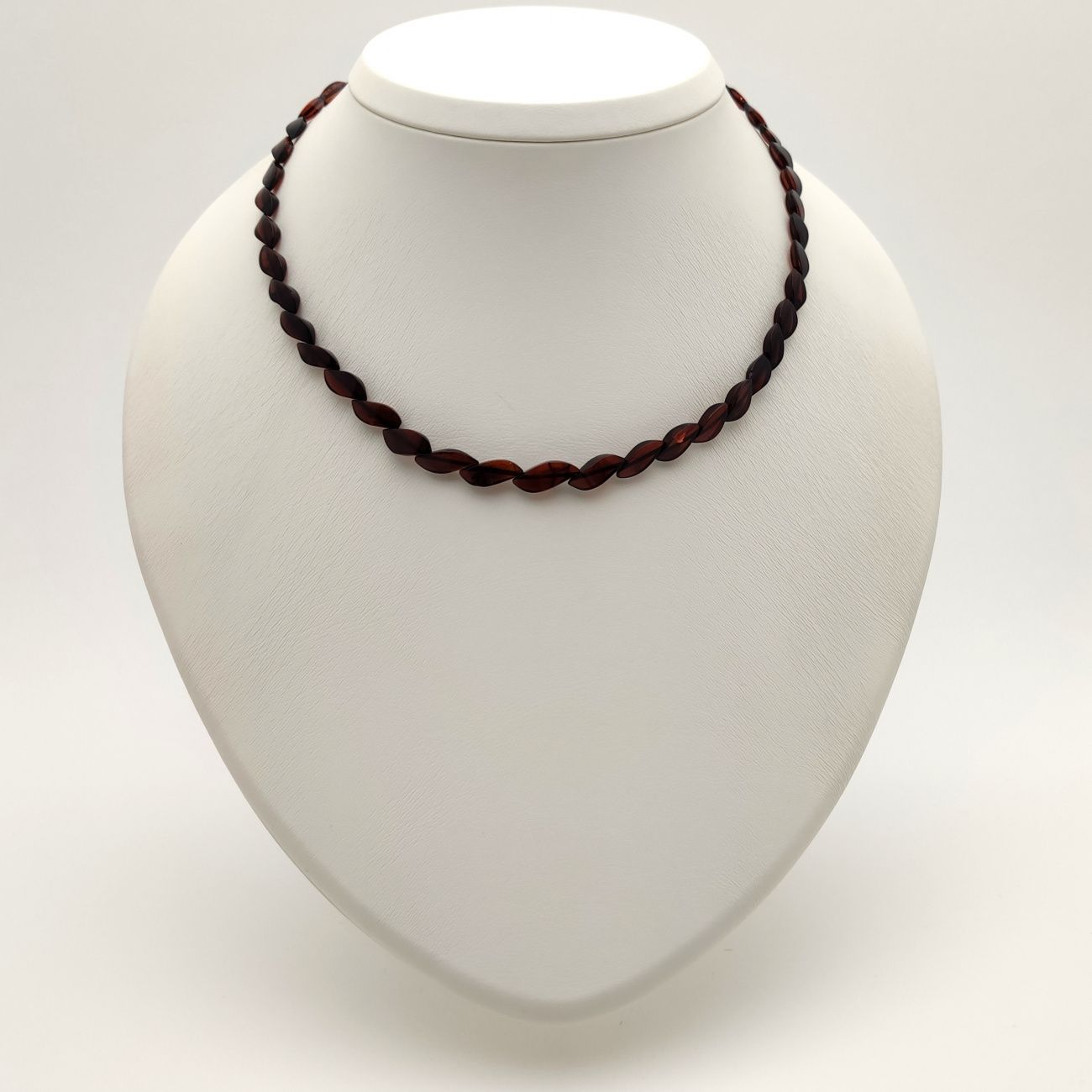 Бусы "Змейка" из янтаря