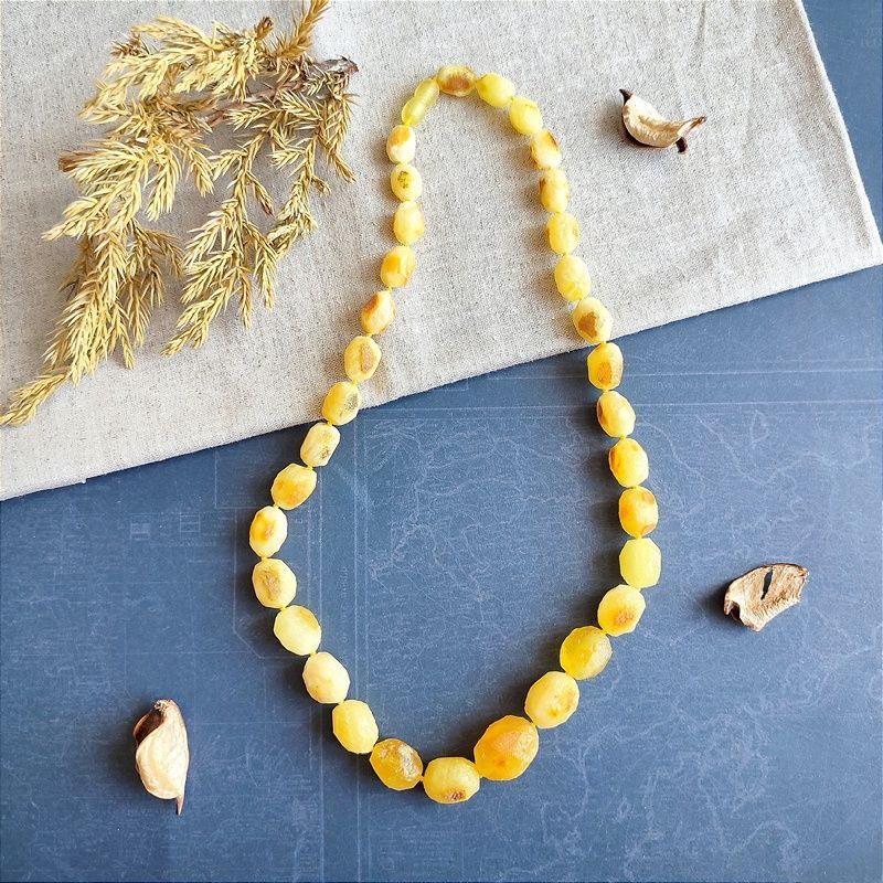 Бусы "Кусанка-оливка" янтарь