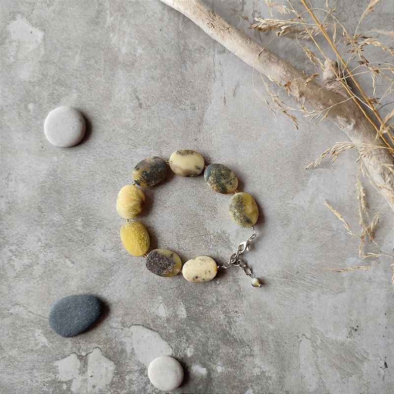 Браслет "Чипсы" янтарь