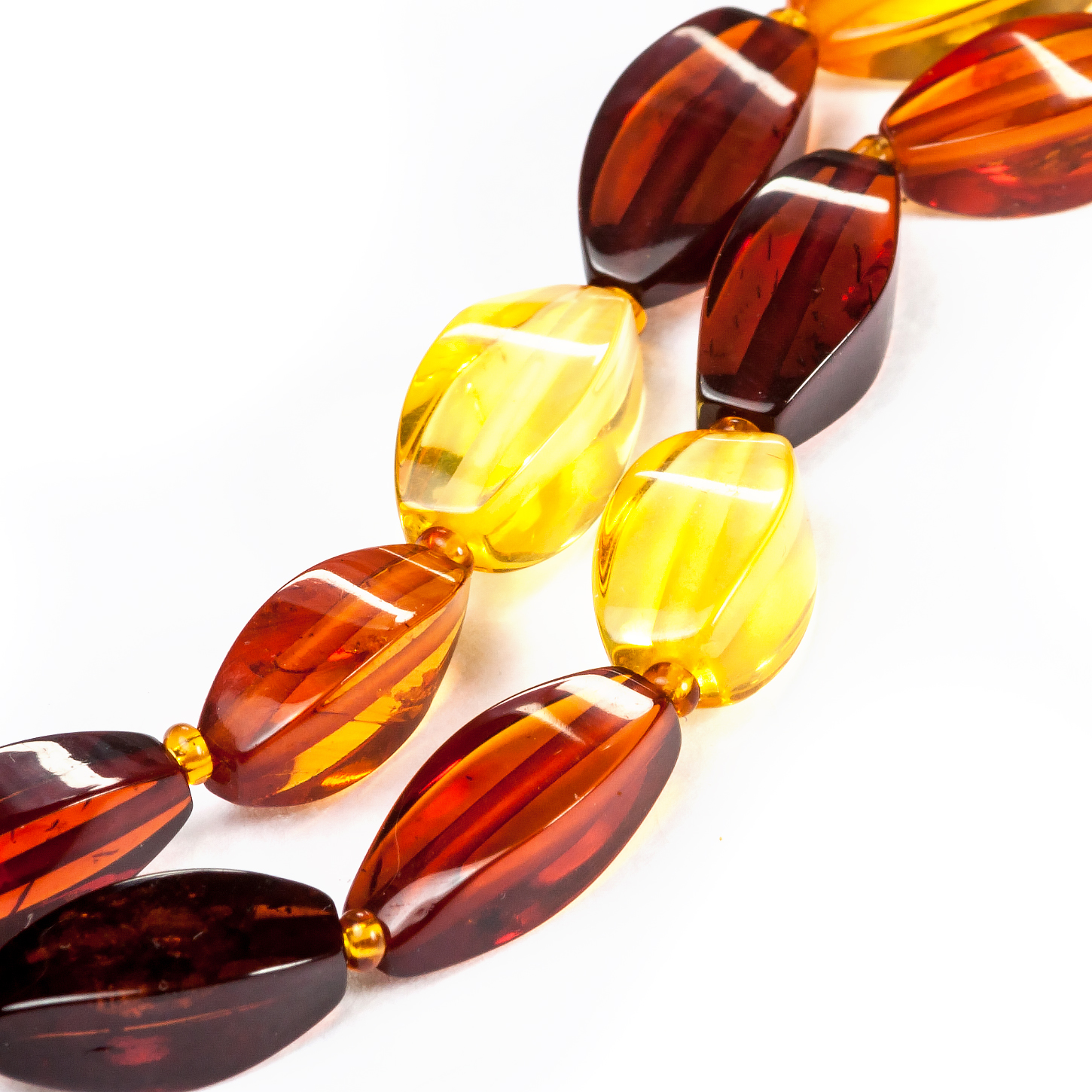 Бусы Аленка из янтаря