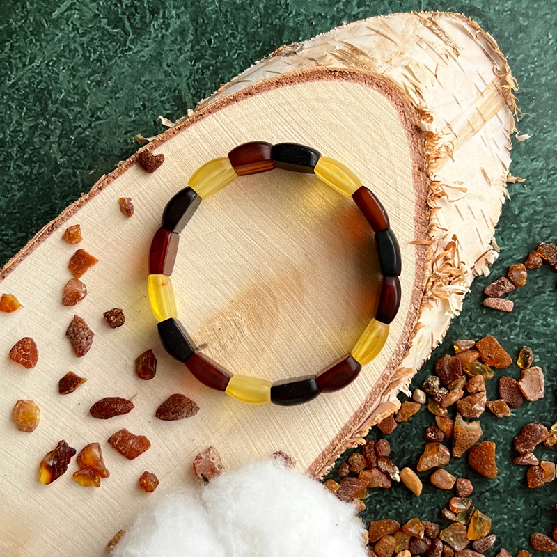 Браслет пласт. янтарь 3501119470 (1)