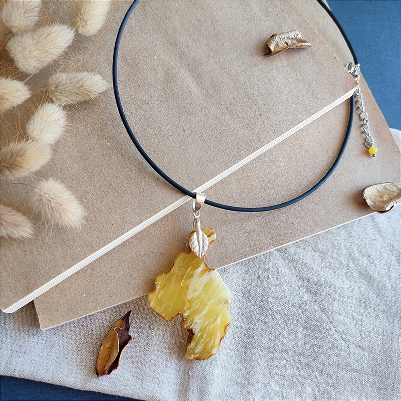 Колье янтарь 7301214077 (1)