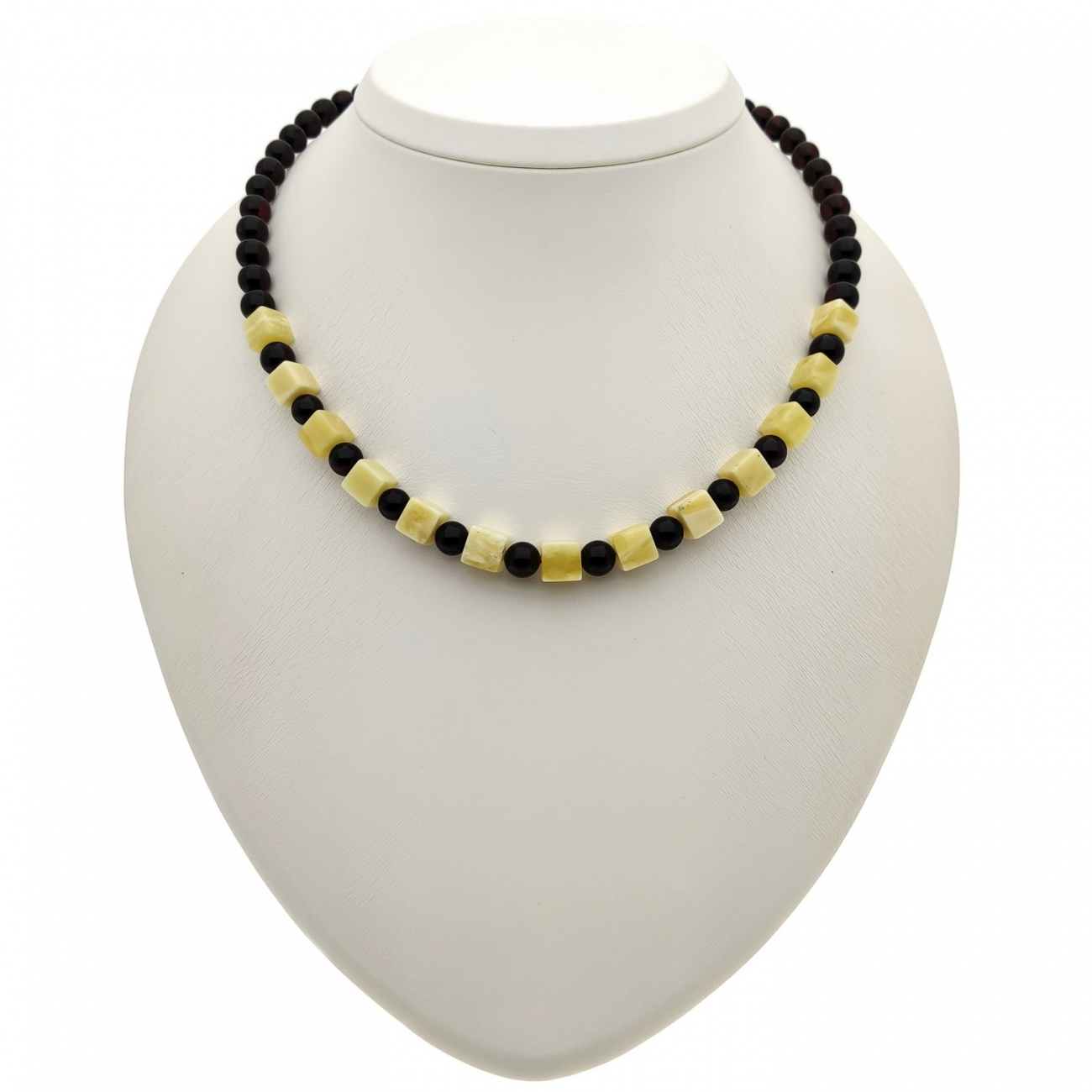 Бусы "Шар" из янтаря