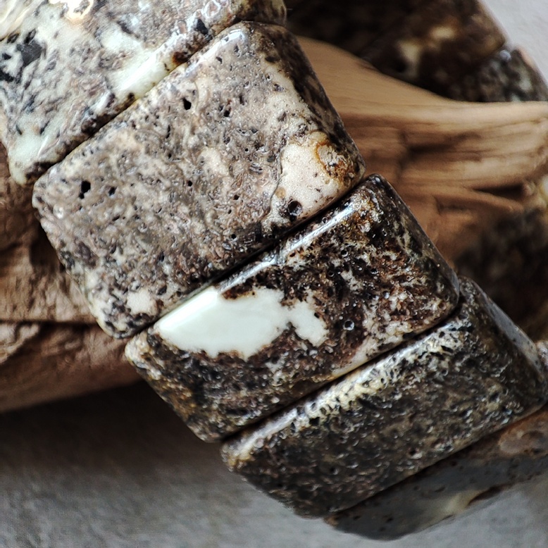 Браслет Муж. янтарь 3051119493-4