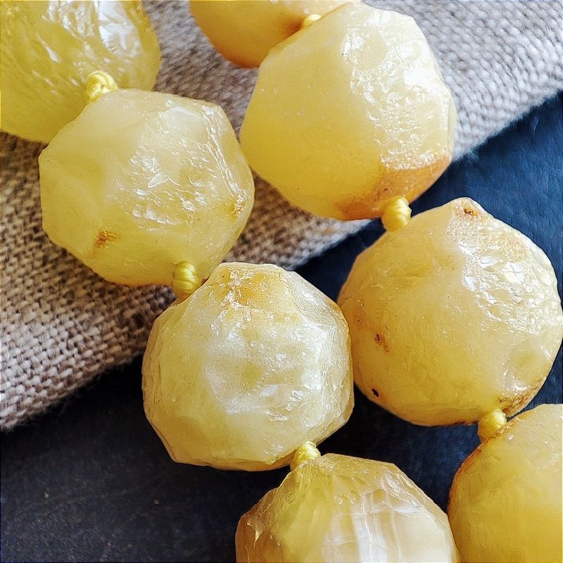 Бусы "Кусанка" из янтаря