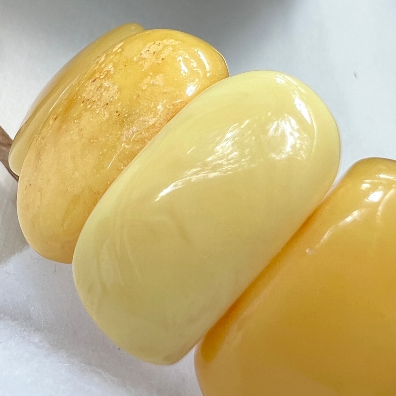 Браслет пласт. янтарь 33119474-4