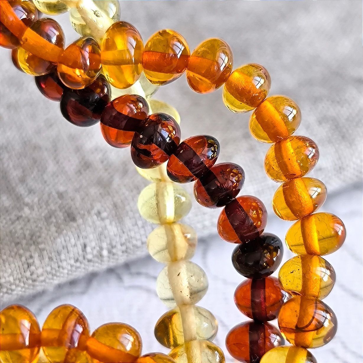 Бусы "Галька"из янтаря