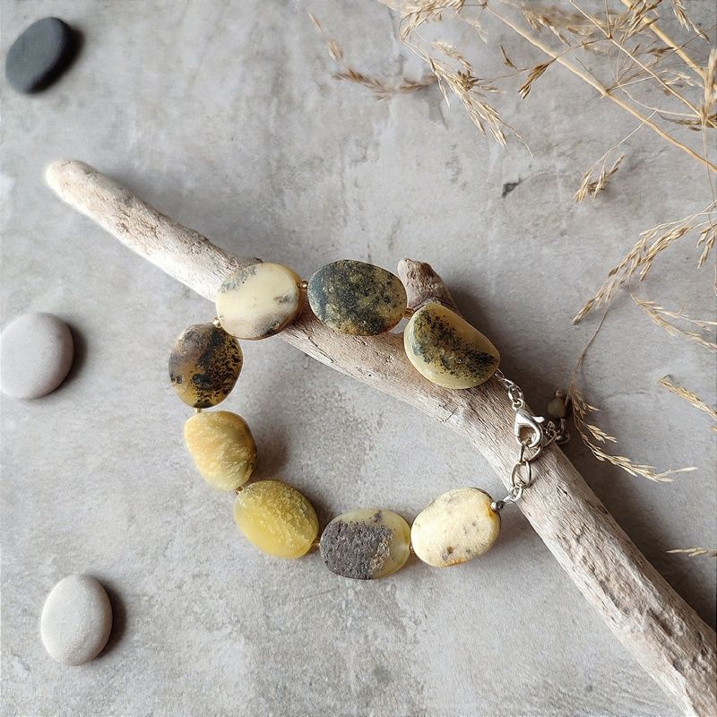 Браслет "Чипсы" янтарь