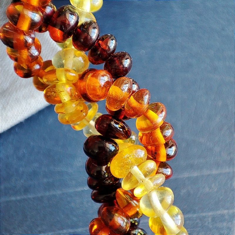 Бусы "Галька"из янтаря