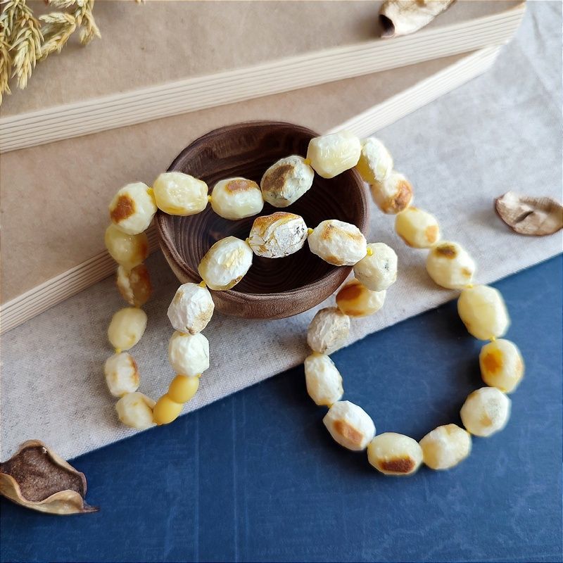 Бусы "Кусанка-оливка" янтарь