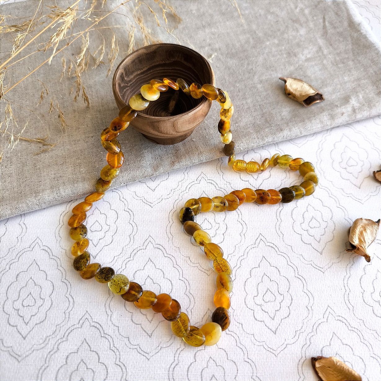 Бусы "Змейка" из янтаря