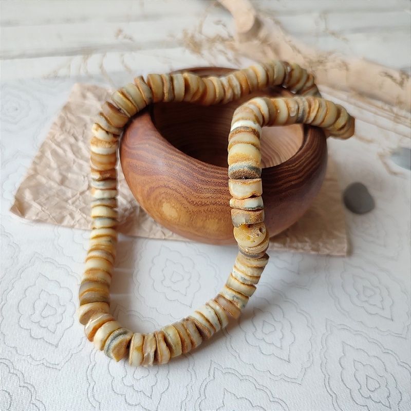 Бусы "Таблетка" из янтаря