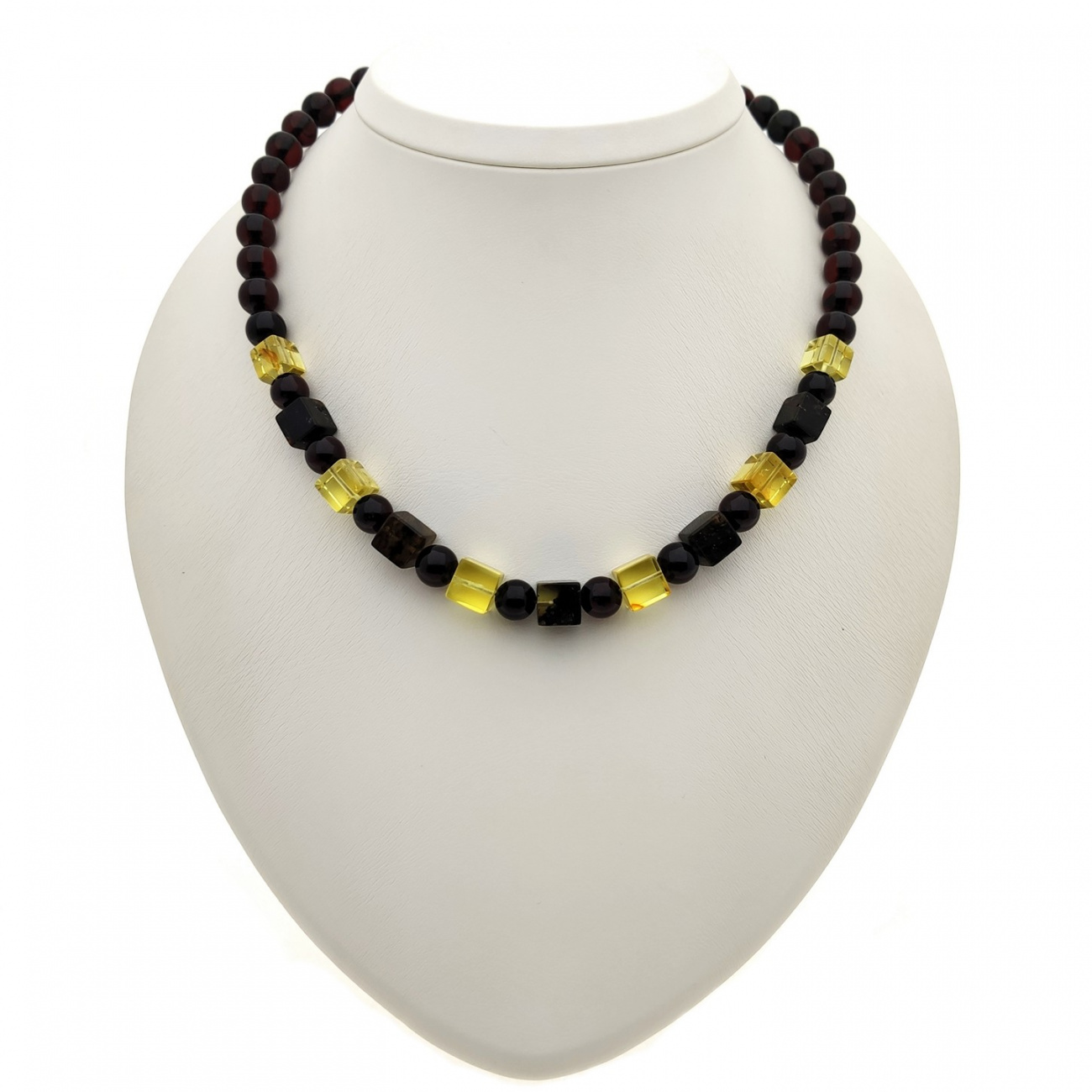 Бусы "Шар" из янтаря