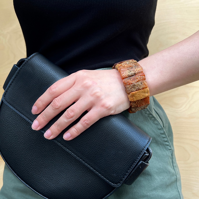 Браслет пласт. янтарь 3351119393-5