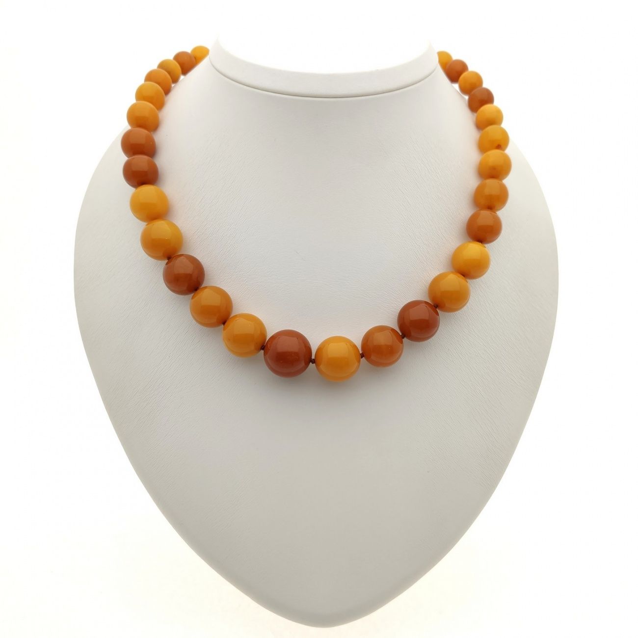 Бусы "Шар" из янтаря