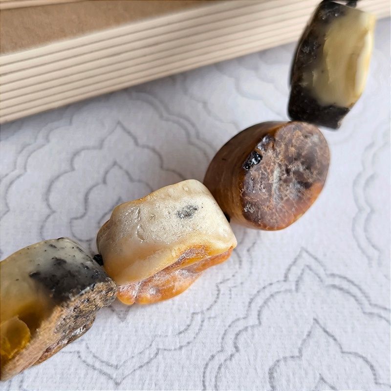 Бусы "Овал" из янтаря