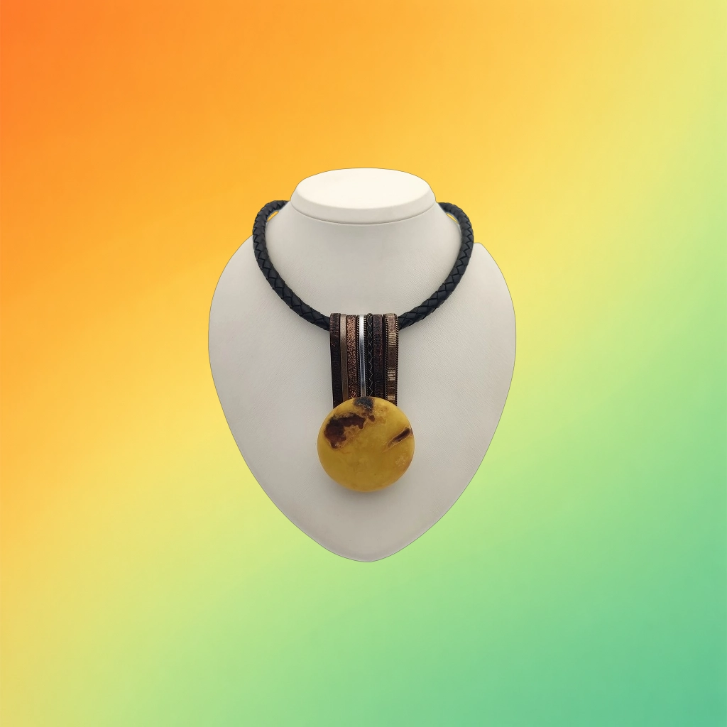 Кулоны янтарные